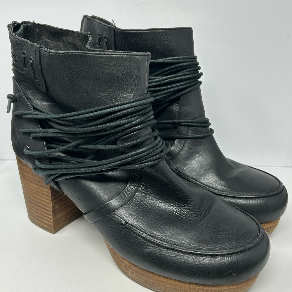 Miz Mooz boots size 9.5